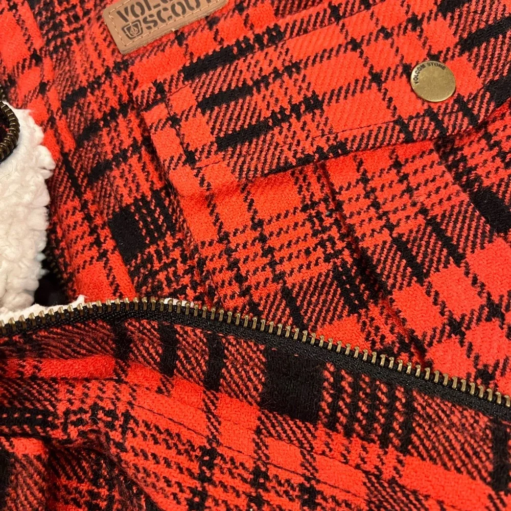 Volcom Red and Black Plaid Jacket with White Collar - Picture 15 of 16